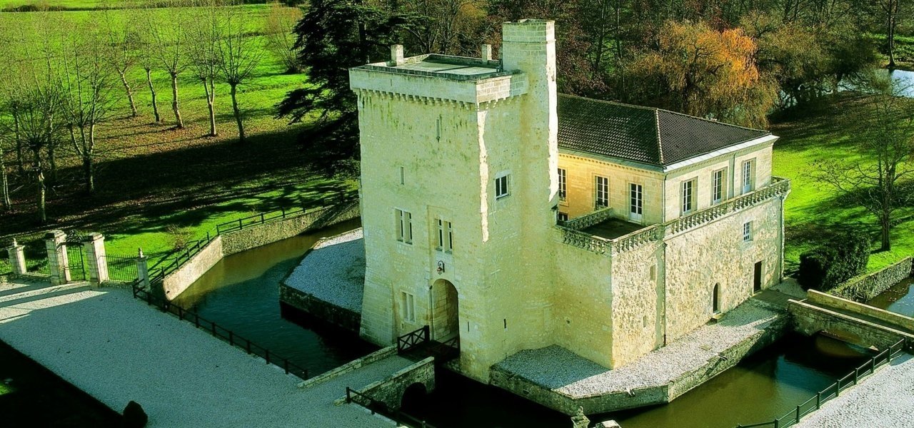 Tour Chateau La Tour Carnet